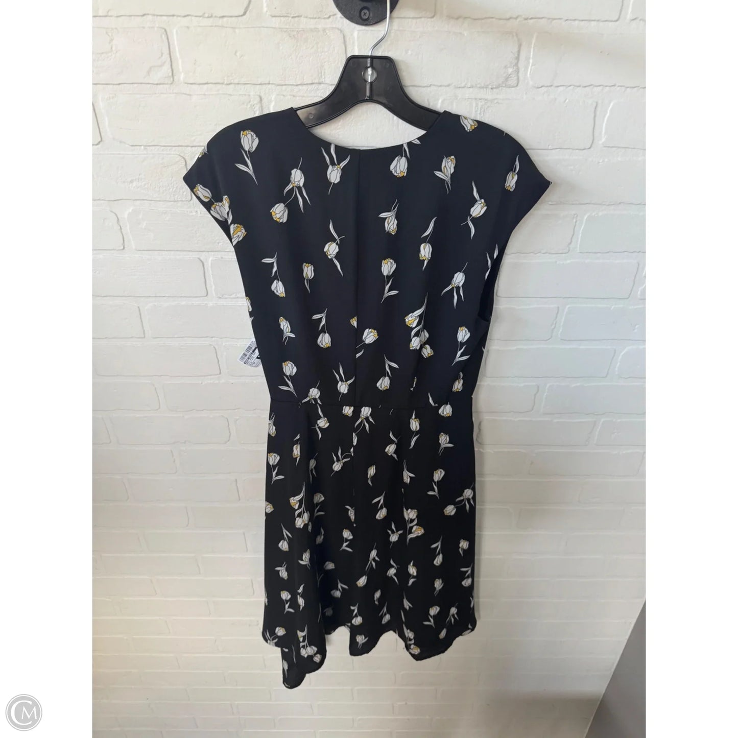 Dress Casual Short By Banana Republic In Black & White, Size: Mp