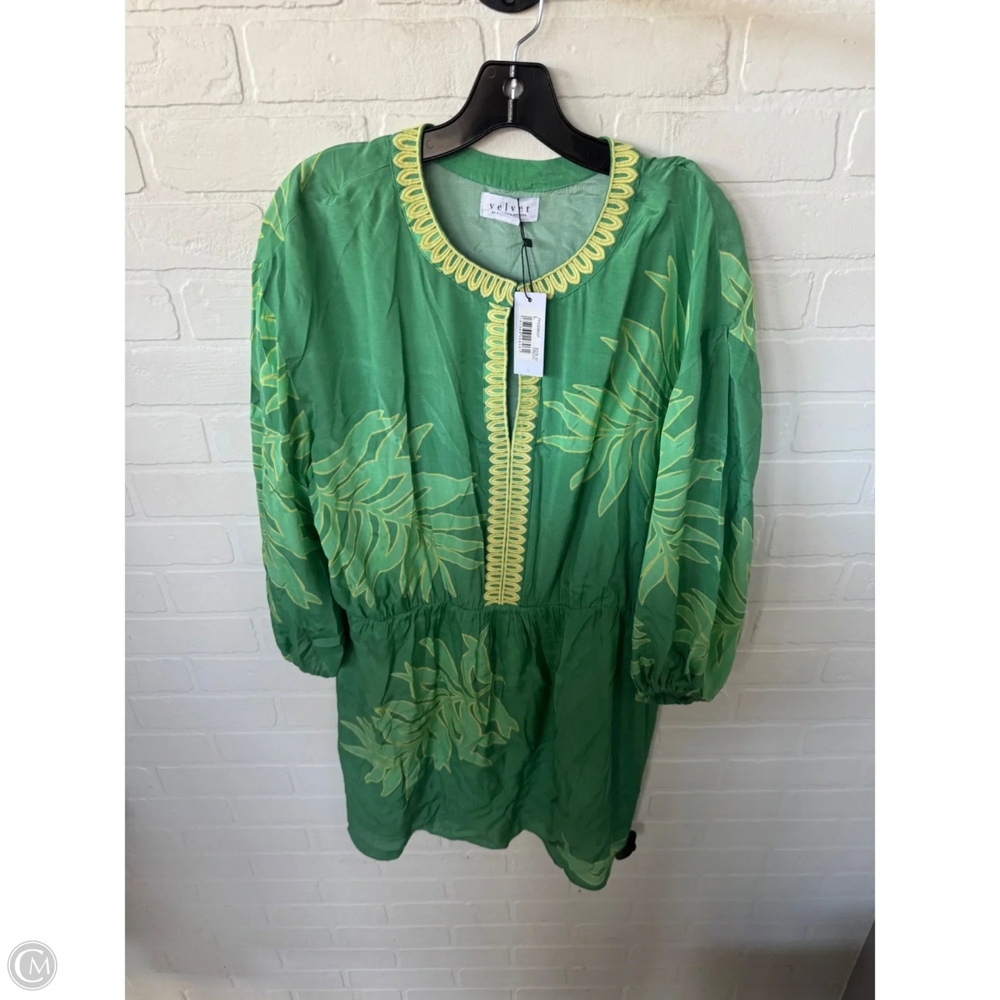 Dress Casual Short By Velvet By Graham & Spencer In Green, Size: L
