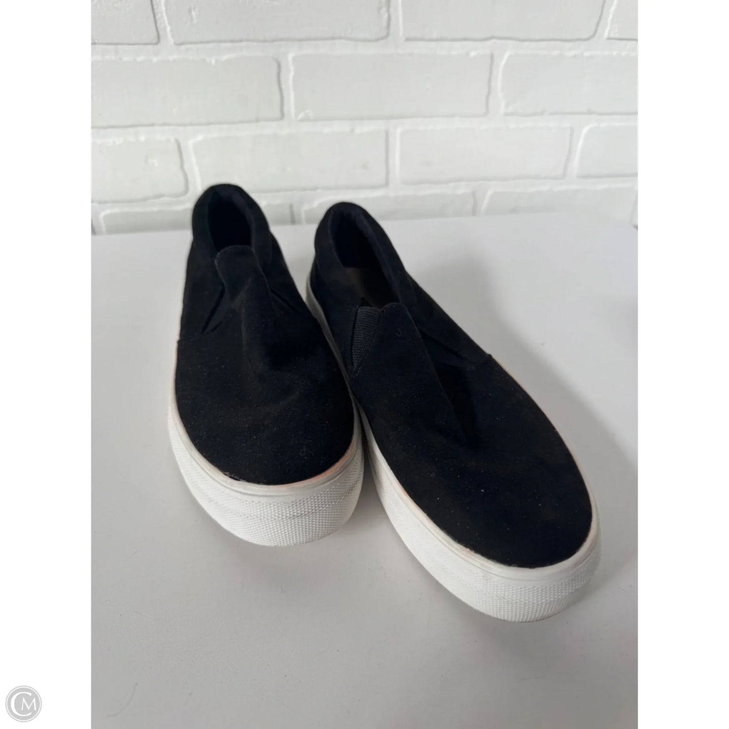 Shoes Sneakers By Cushionaire In Black & White, Size: 8.5