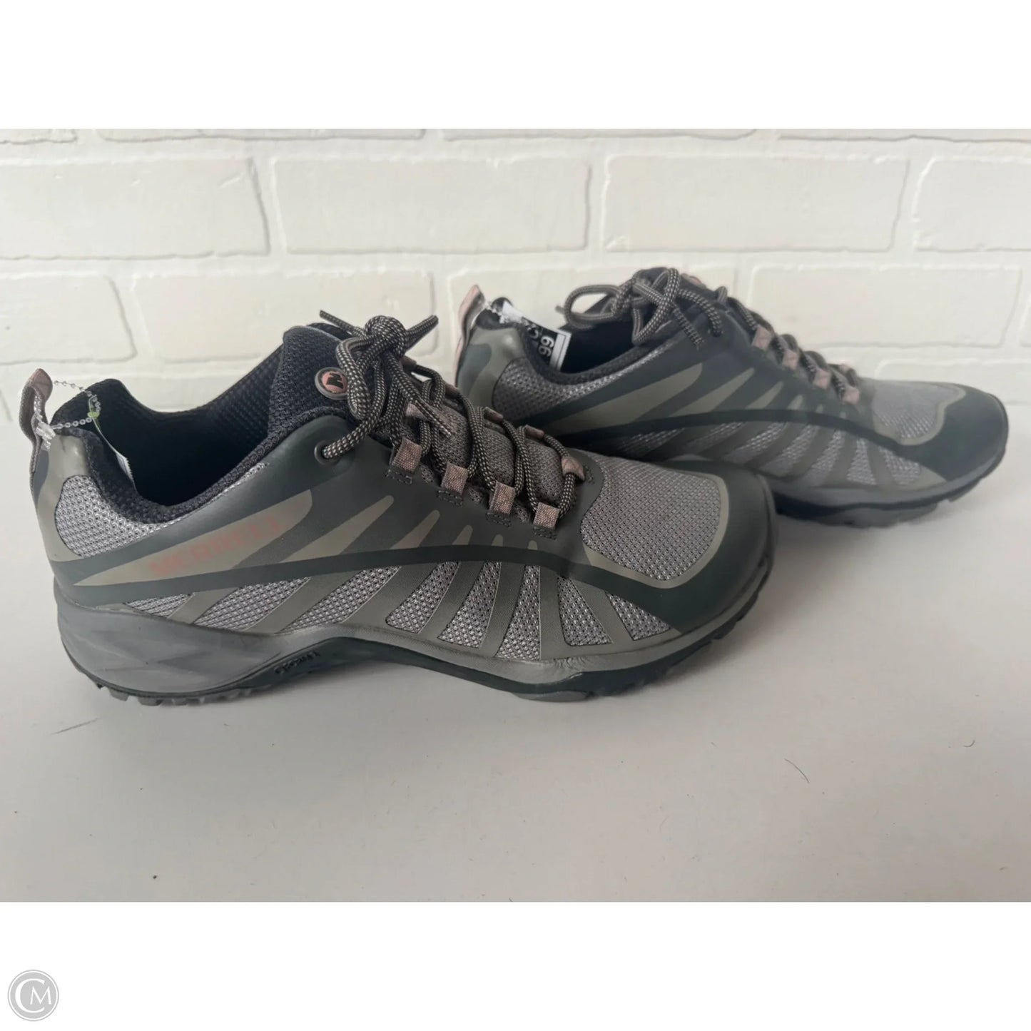 Shoes Athletic By Merrell In Grey & Pink, Size: 10