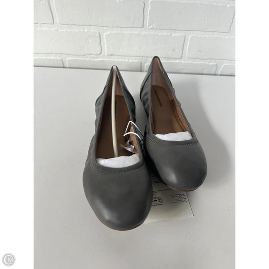 Shoes Flats By Amazon Essentials In Grey, Size: 10