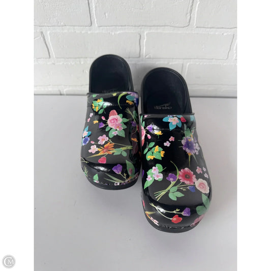 Shoes Flats By Dansko In Floral Print, Size: 11.5