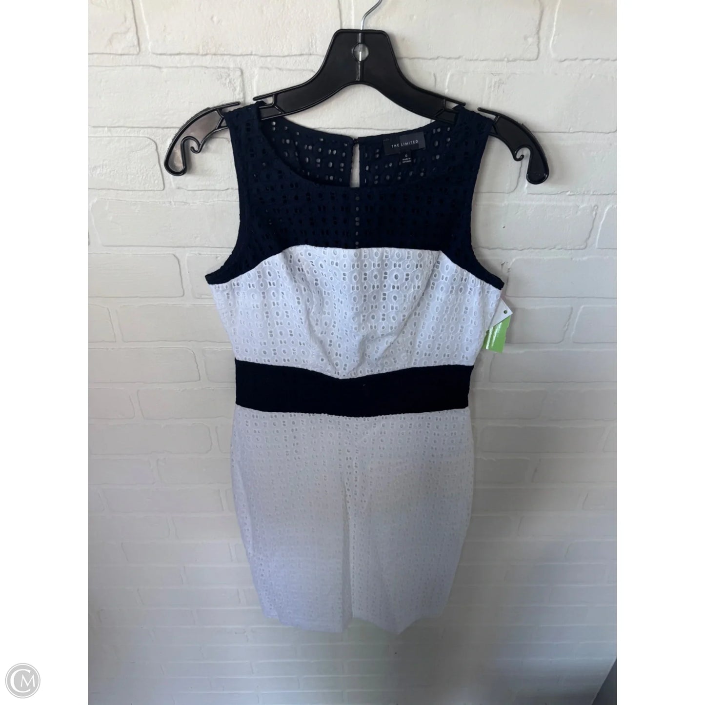 Dress Casual Short By Limited In Blue & White, Size: Xs