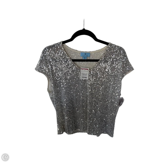 Top Sleeveless By Cece In Cream & Silver, Size: M