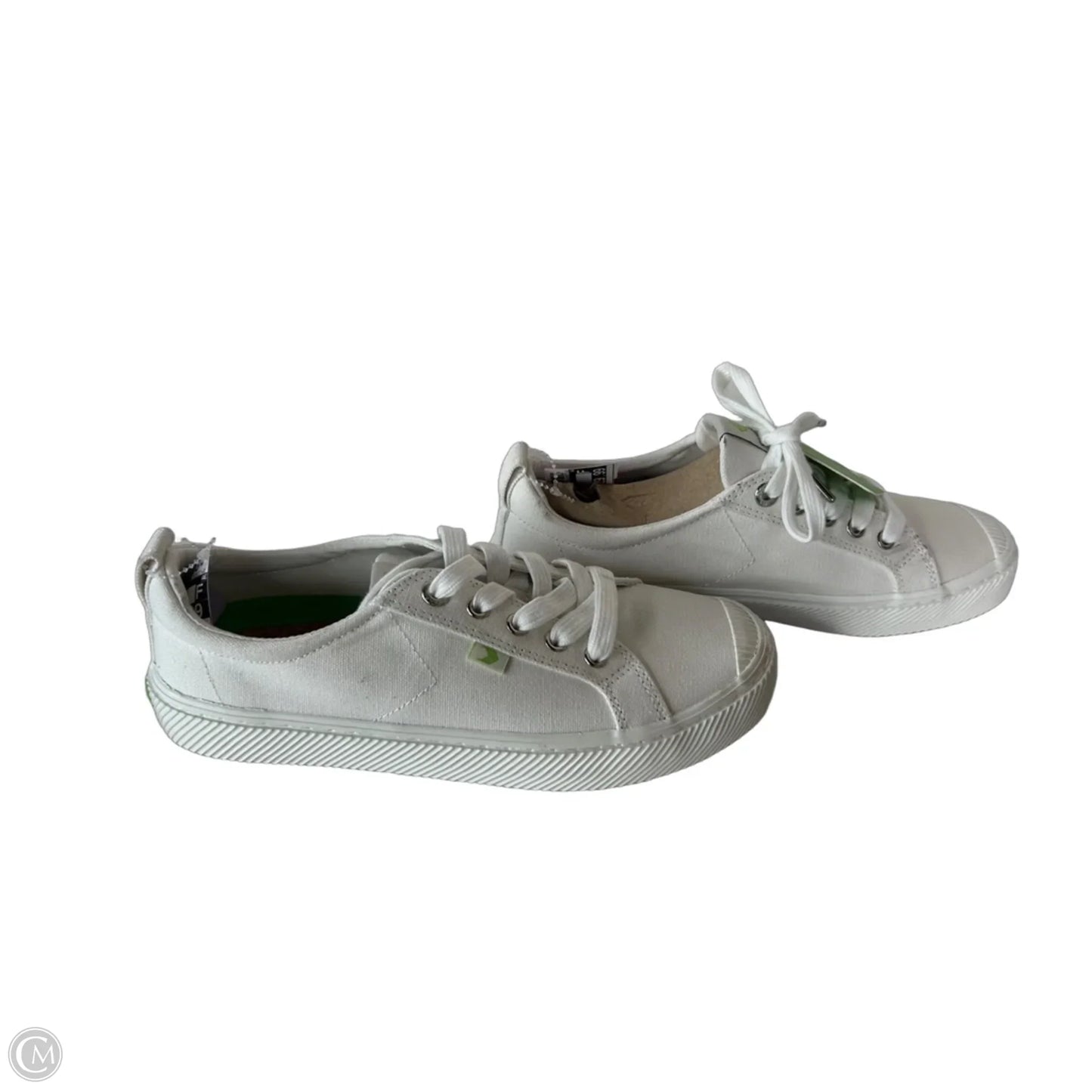Shoes Sneakers By Cariuma In White, Size: 8.5