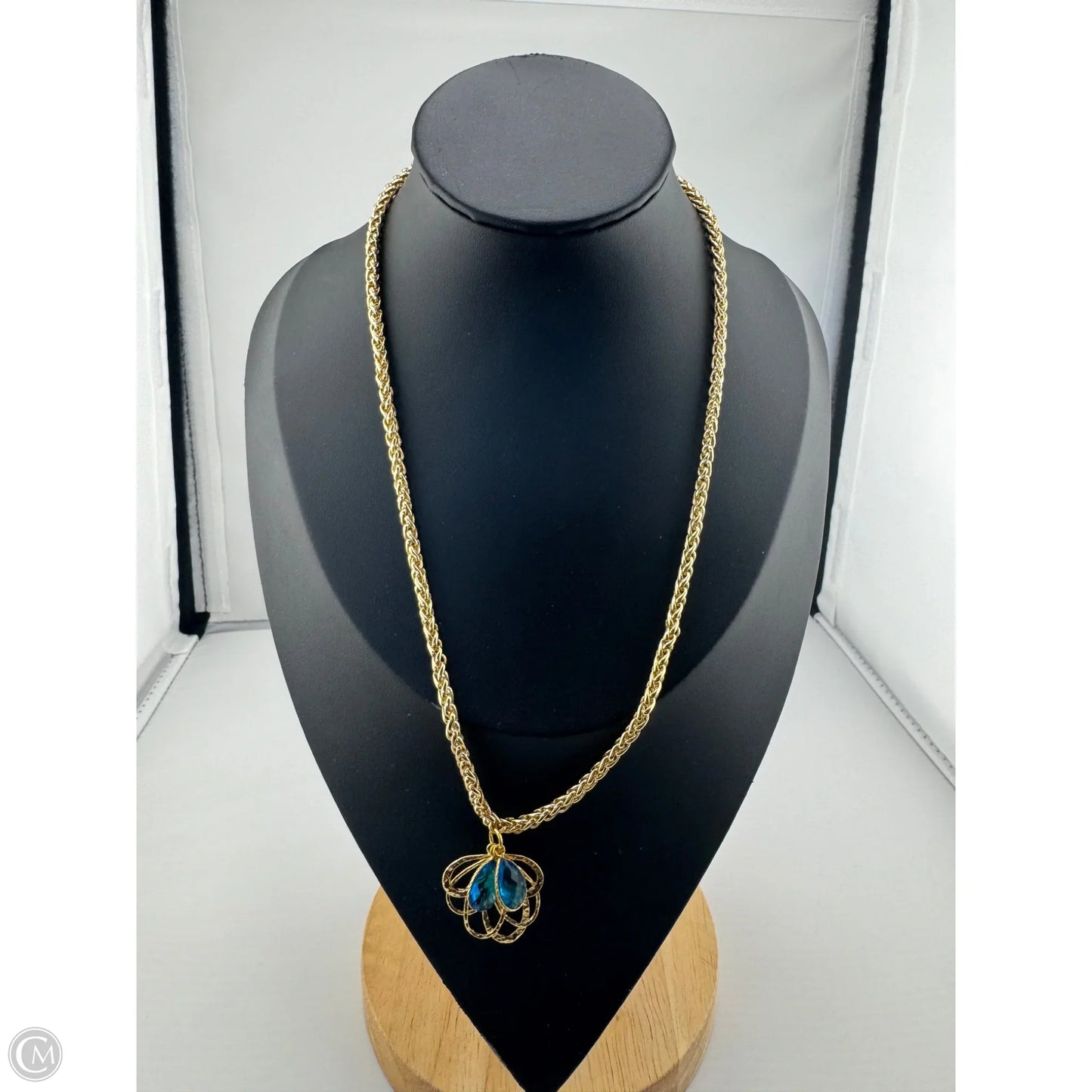 Necklace Pendant By Clothes Mentor
