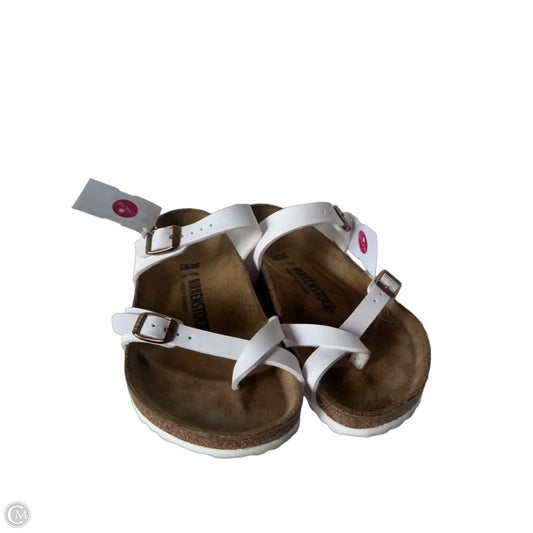 Sandals Flats By Birkenstock In White, Size: 7