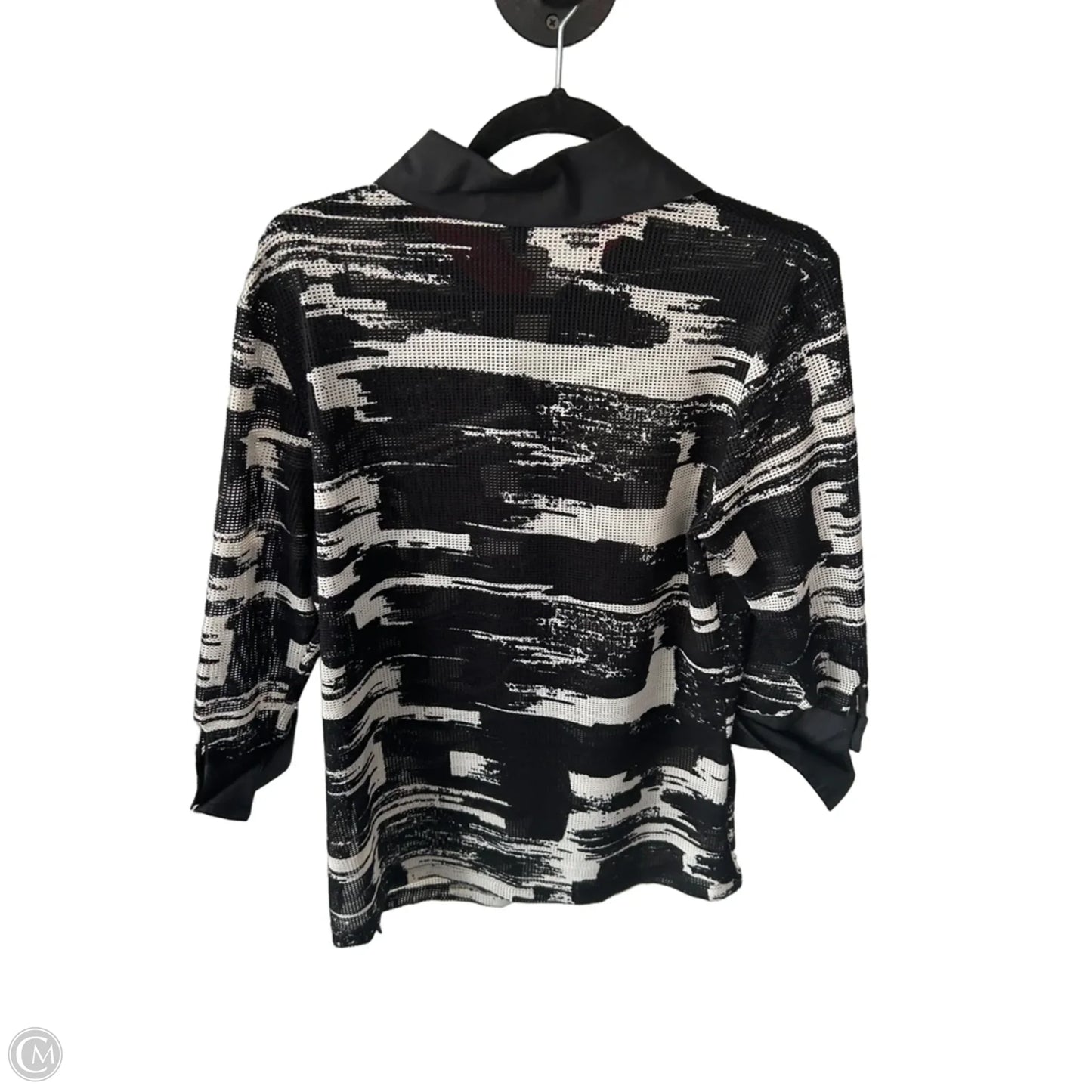 Top Long Sleeve By Clothes Mentor In Black & White, Size: M