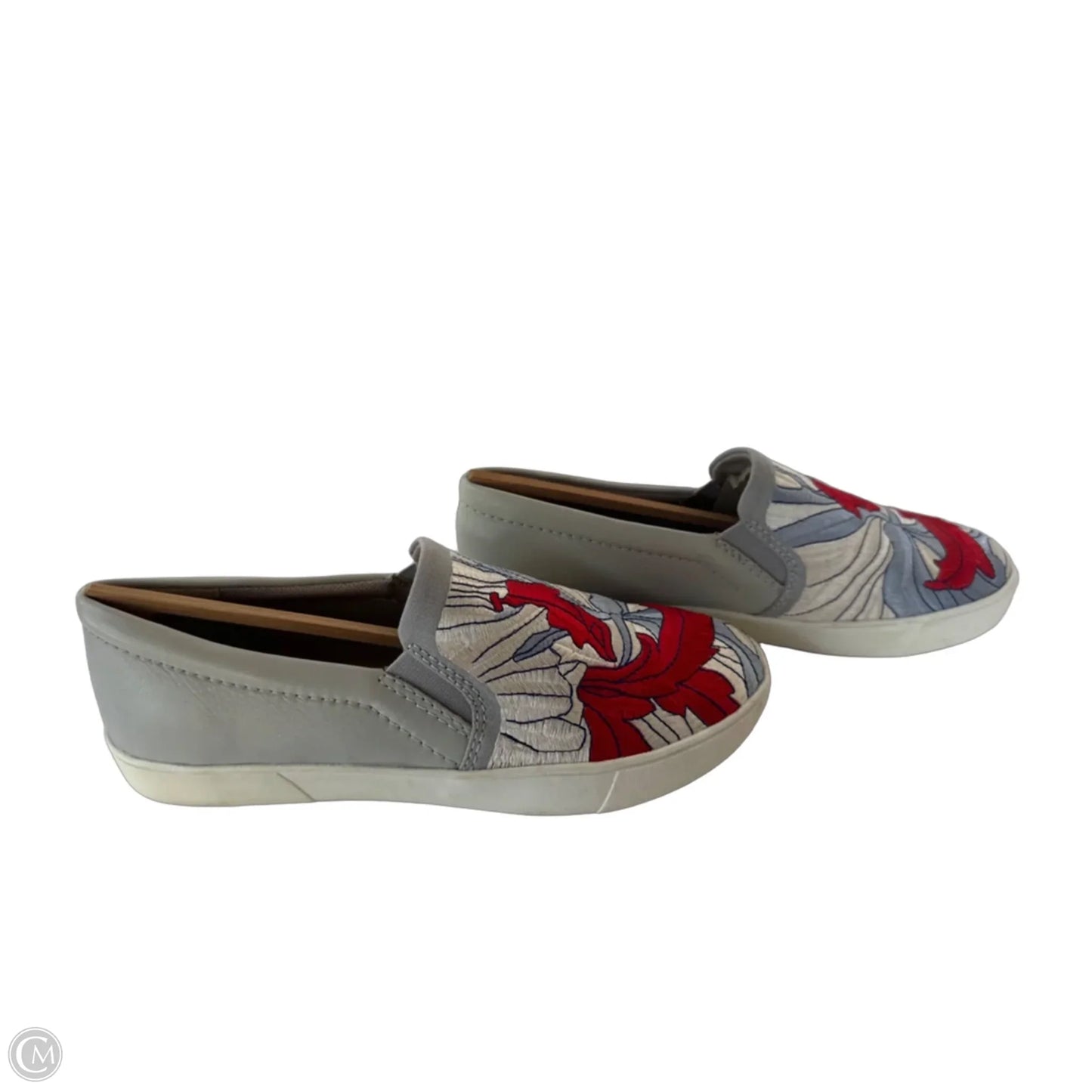 Shoes Sneakers By Naturalizer In Grey & Red, Size: 6