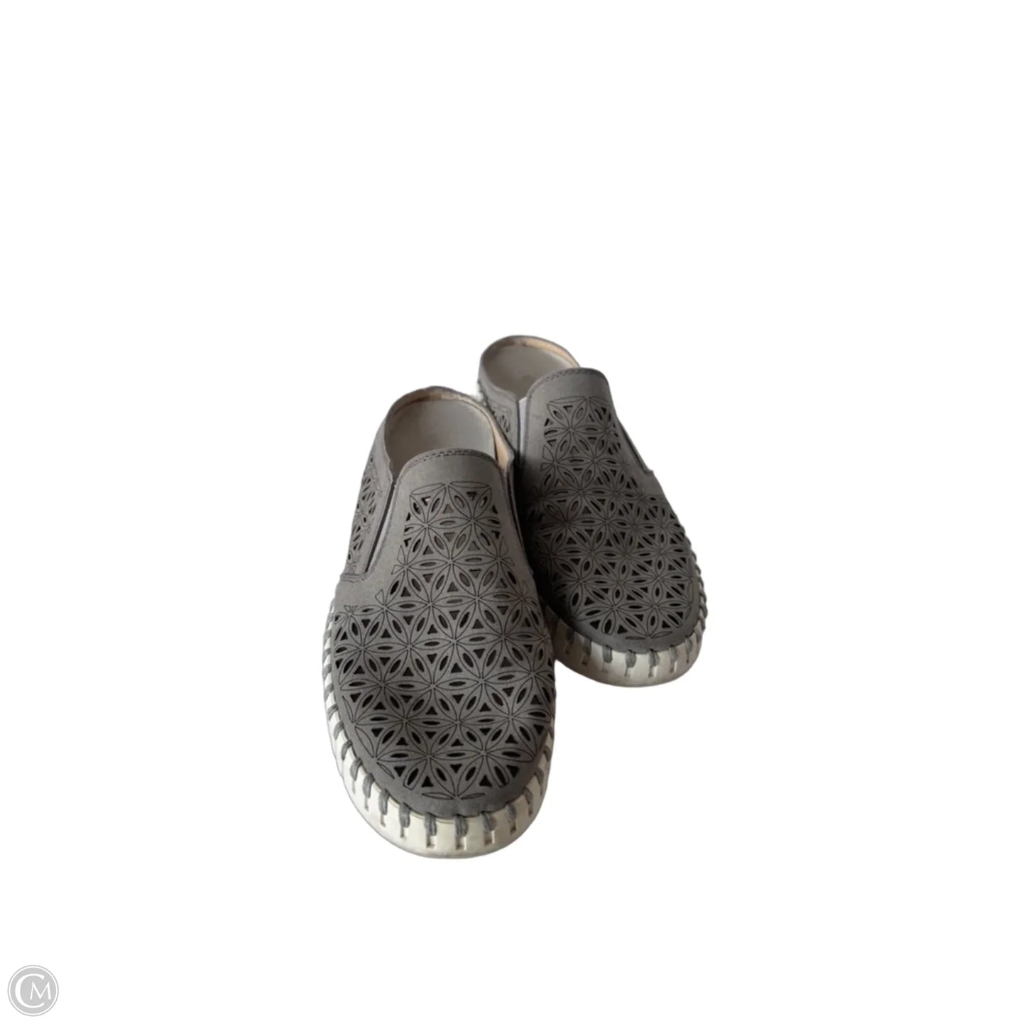 Shoes Flats By Cmc In Grey, Size: 8.5