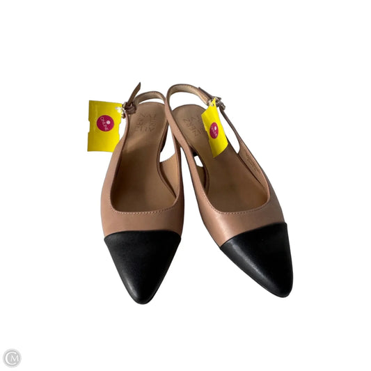 Shoes Flats By Naturalizer In Black & Tan, Size: 5