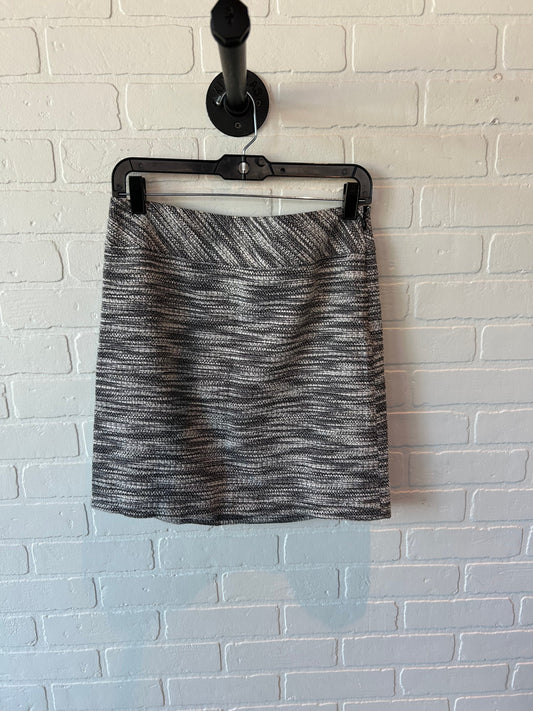 Skirt Mini & Short By Loft In White Black, Size: 4