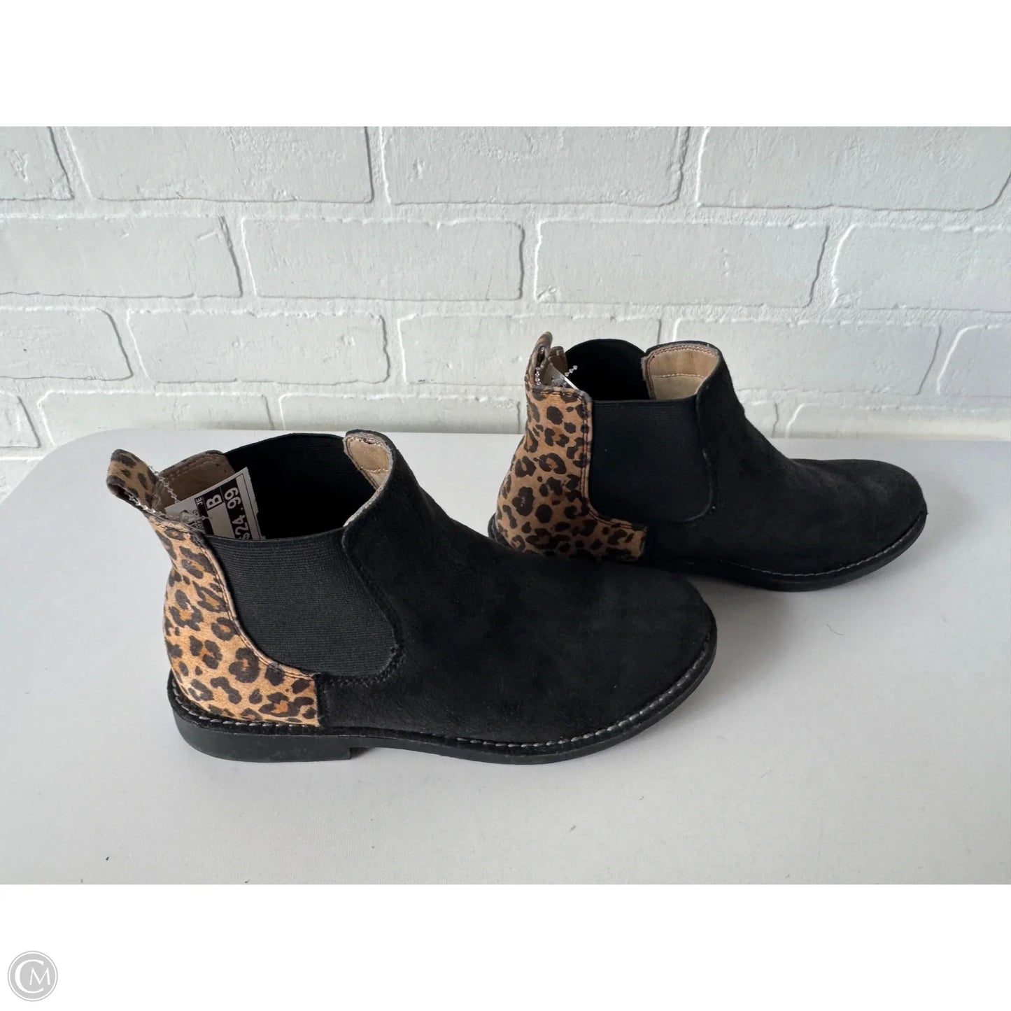 Boots Ankle Flats By Clothes Mentor In Animal Print, Size: 7