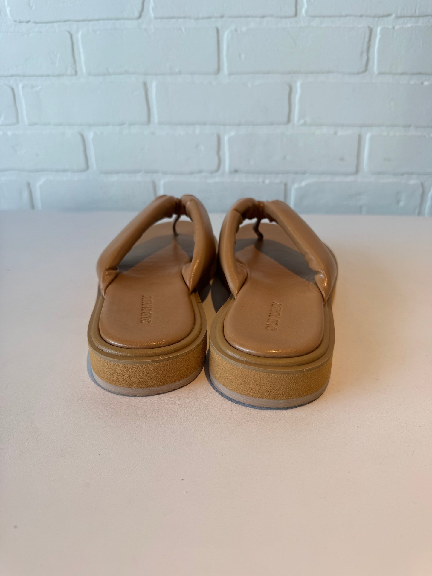 Sandals Flip Flops By Old Navy In Tan, Size: 7