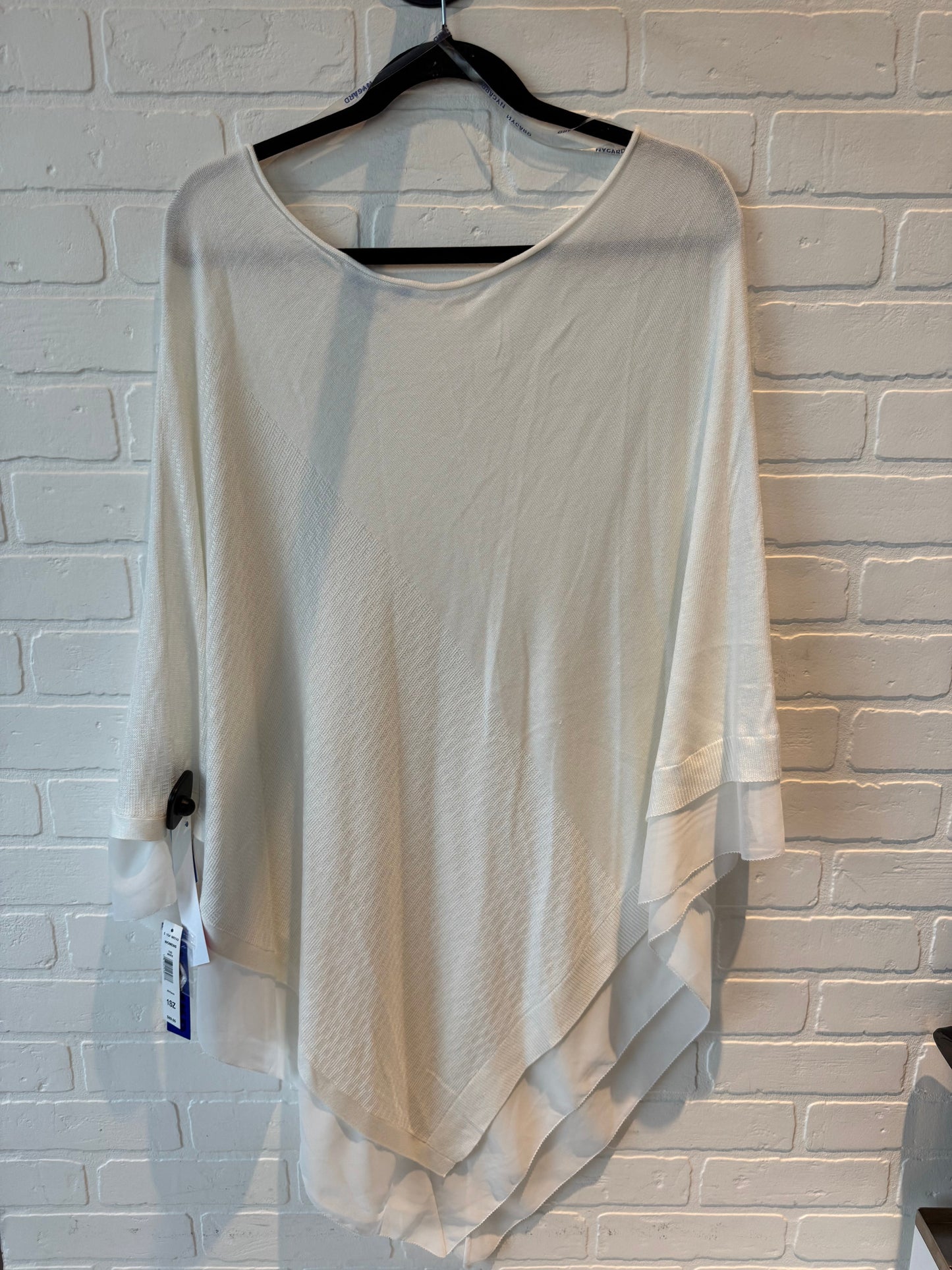 Poncho By Peter Nygard In Cream, Size: Osfm