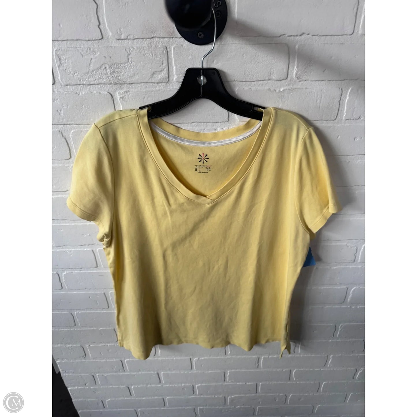 Top Short Sleeve Basic By Isaac Mizrahi Live Qvc In Yellow, Size: L
