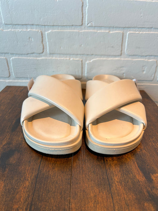 Cream Sandals Flats Fabletics, Size 8