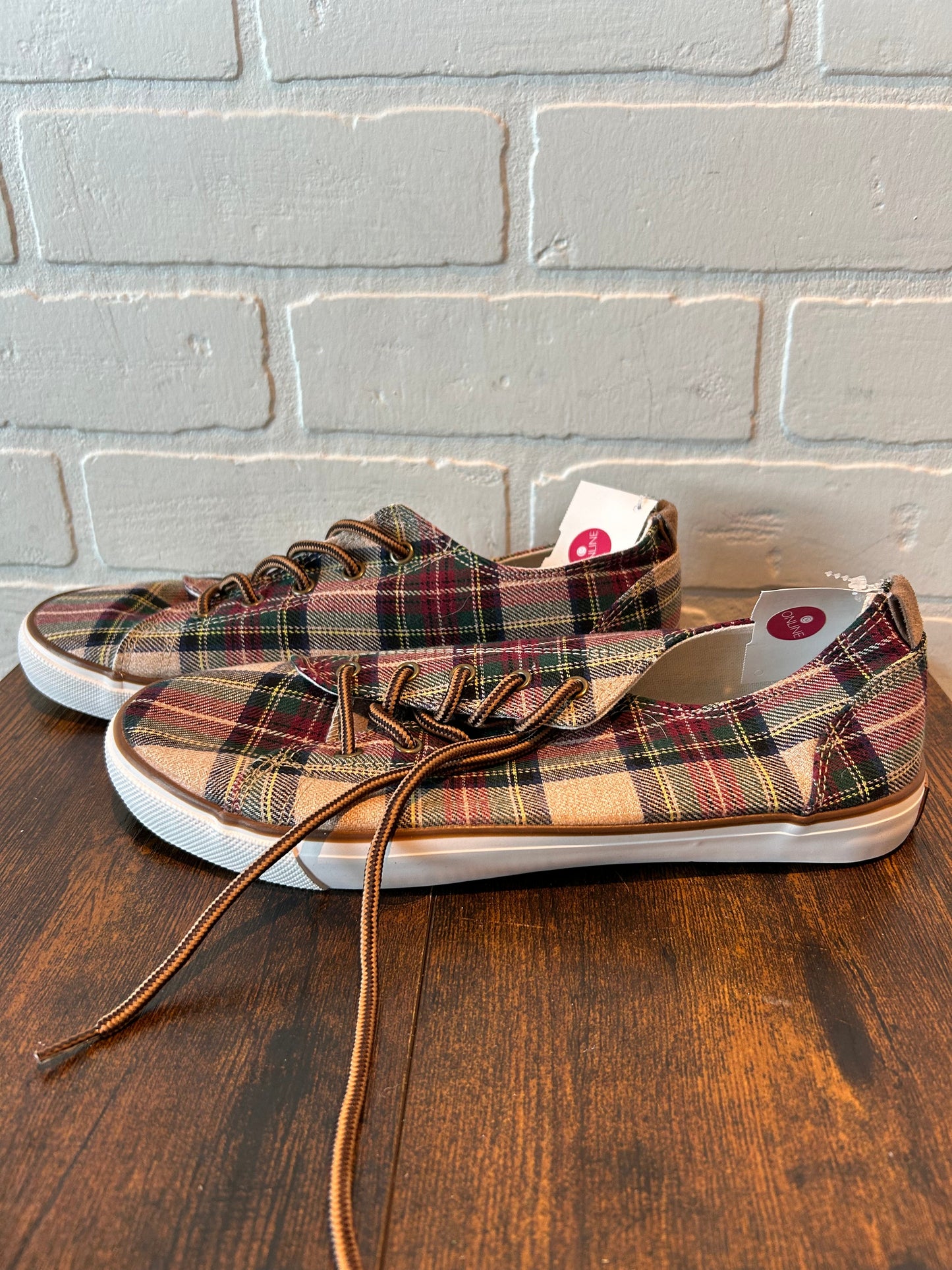 Plaid Pattern Shoes Sneakers Clothes Mentor, Size 9