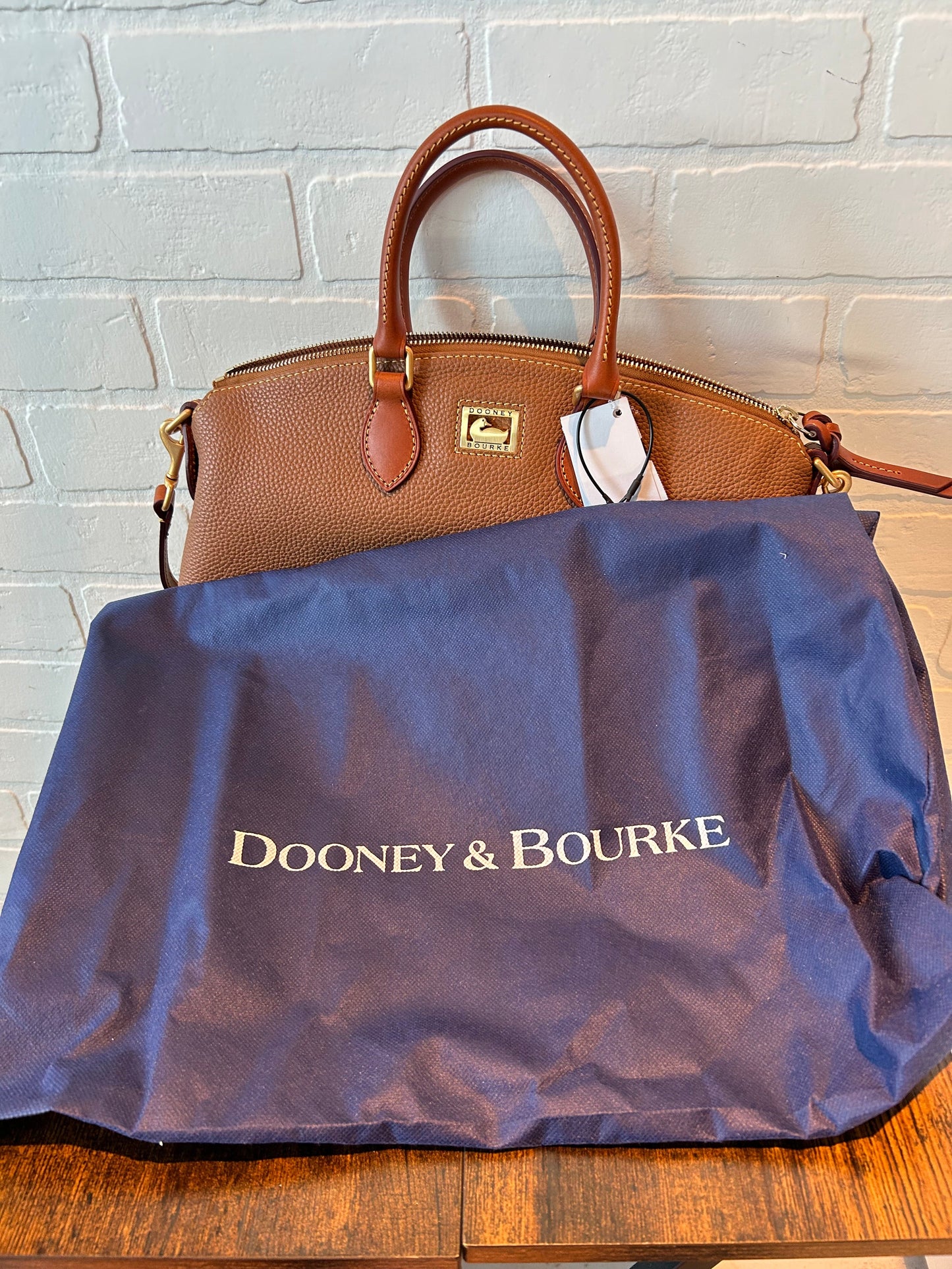 Handbag Designer Dooney And Bourke, Size Medium