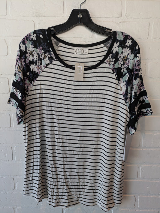 Top Short Sleeve Basic By Maurices In Black & White, Size: S