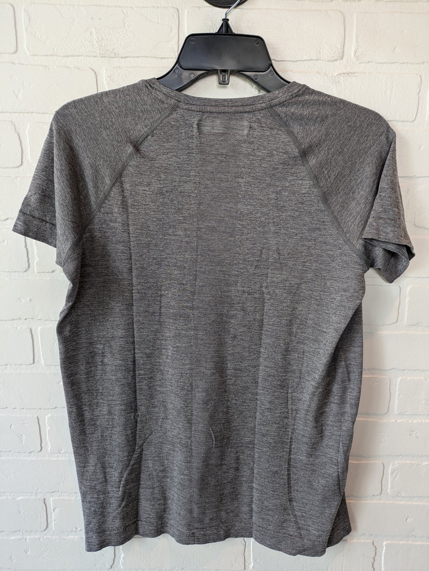 Athletic Top Short Sleeve By Clothes Mentor In Grey, Size: S