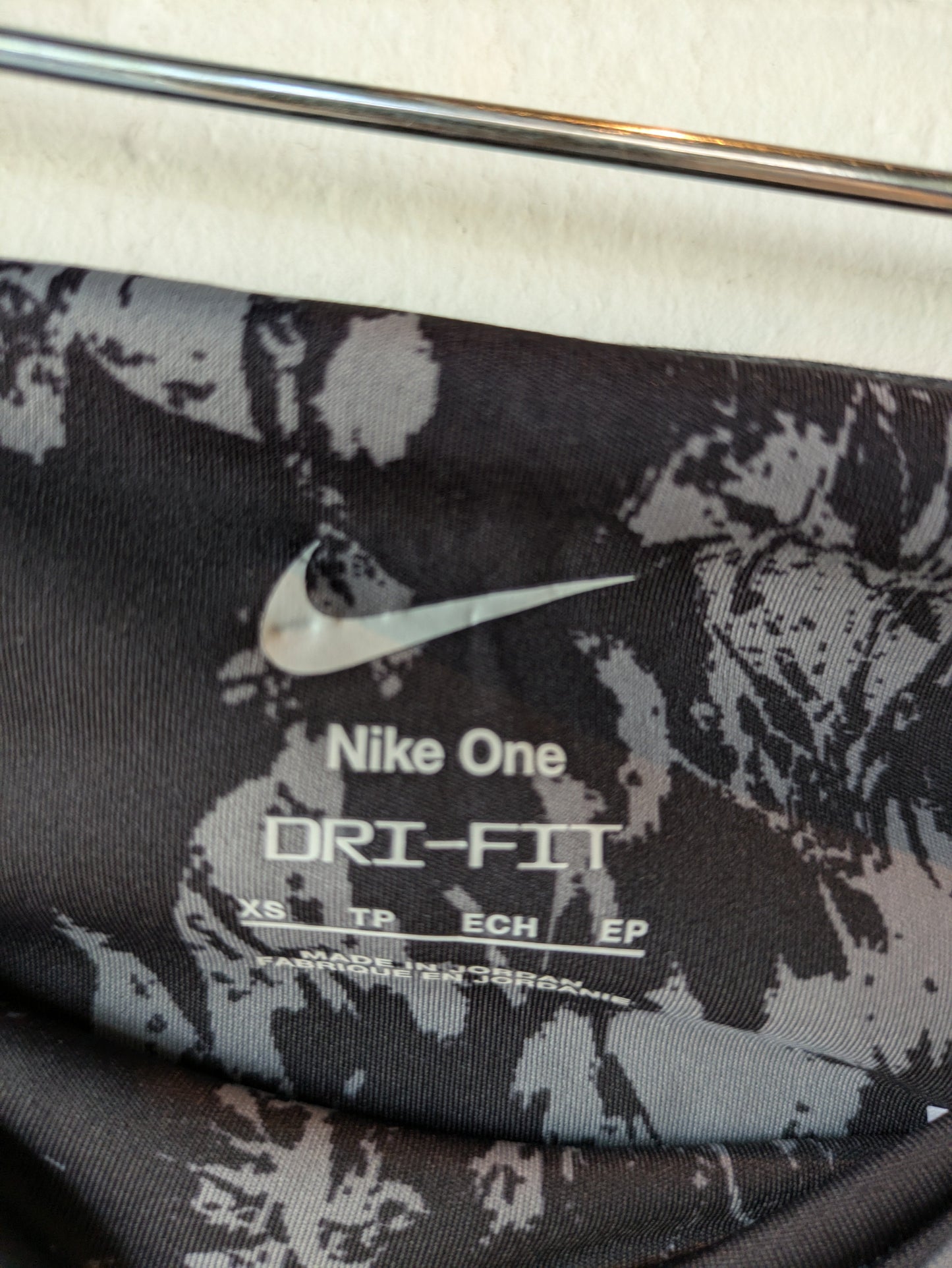 Athletic Leggings By Nike Apparel In Black & Grey, Size: 0