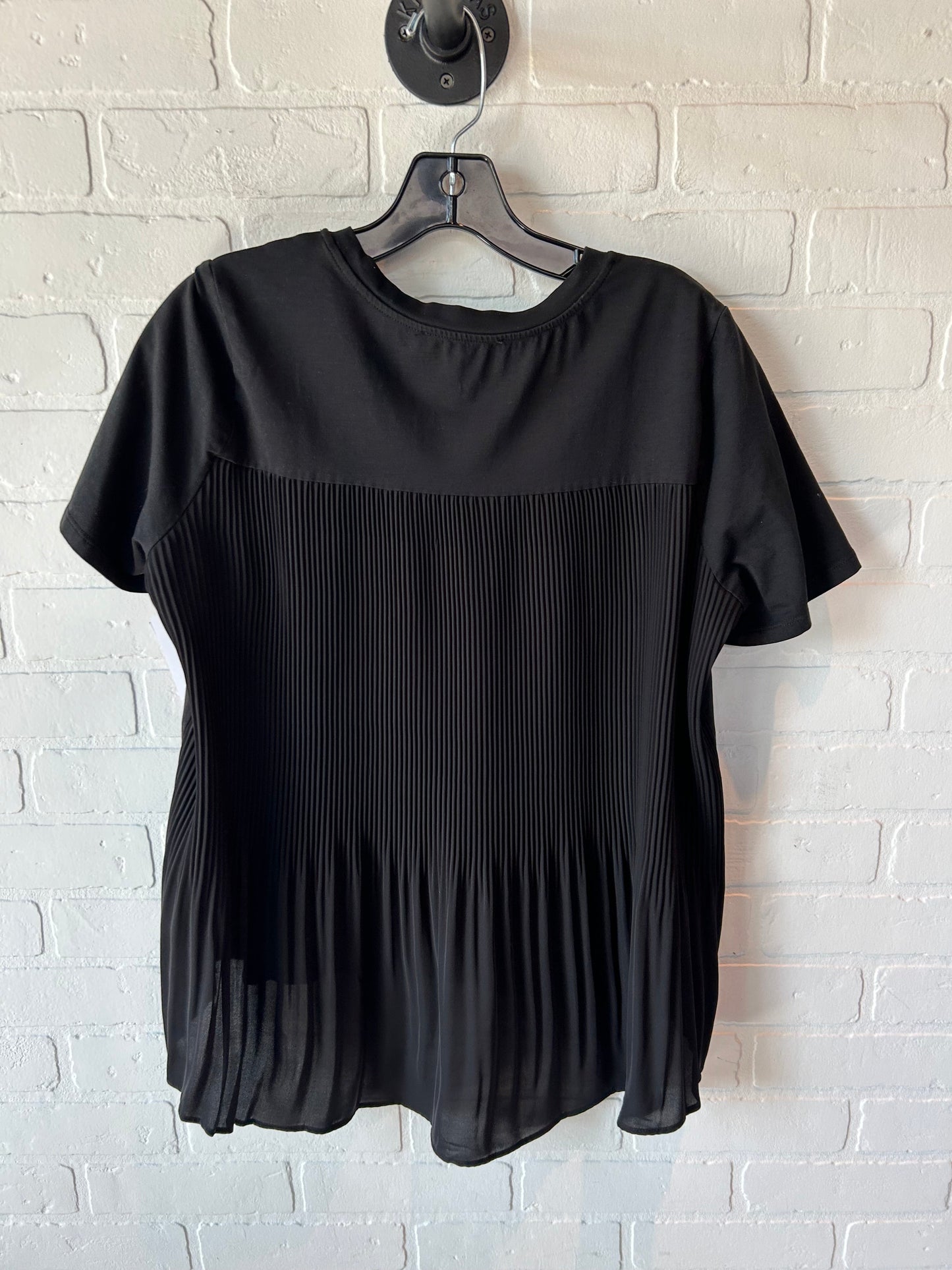 Top Short Sleeve By Ellen Tracy In Black, Size: M