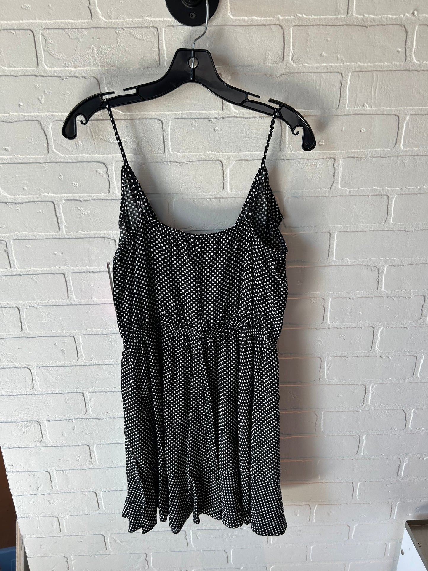 Dress Casual Short By Express In Black & White, Size: M