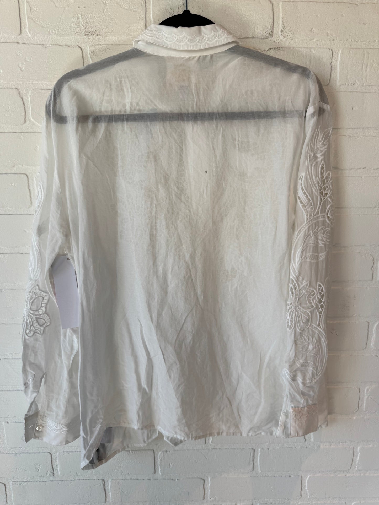 Top Long Sleeve By Johnny Was In White, Size: S