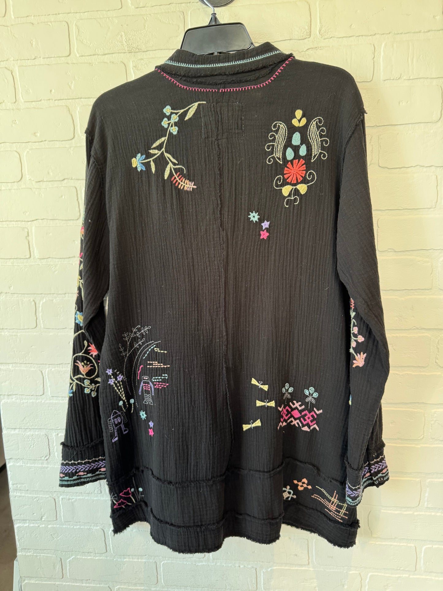 Tunic Long Sleeve By Johnny Was In Black, Size: S