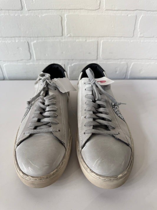 Shoes Sneakers By Cma In White, Size: 9