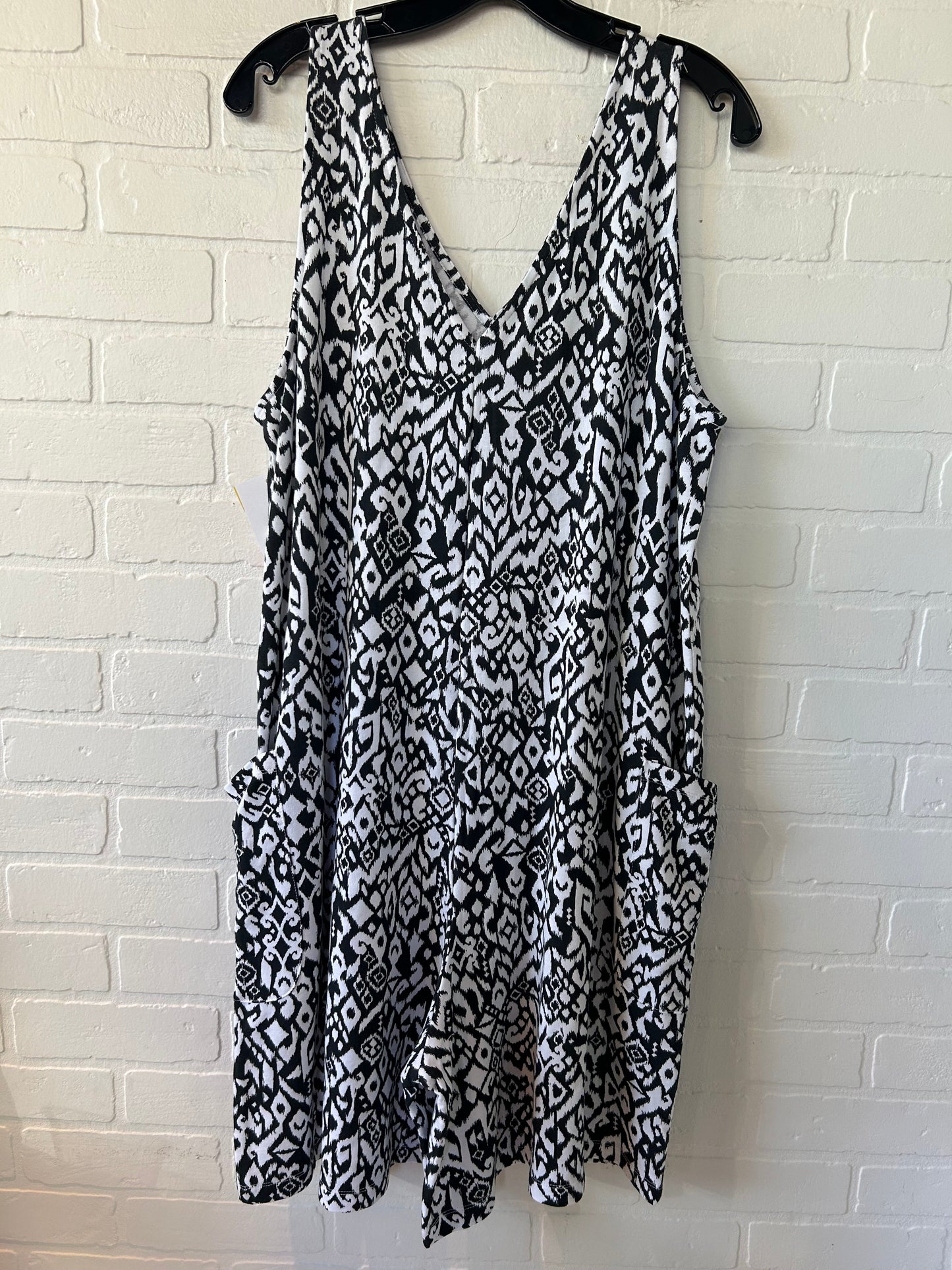 Romper By Clothes Mentor In Black & White, Size: Xl