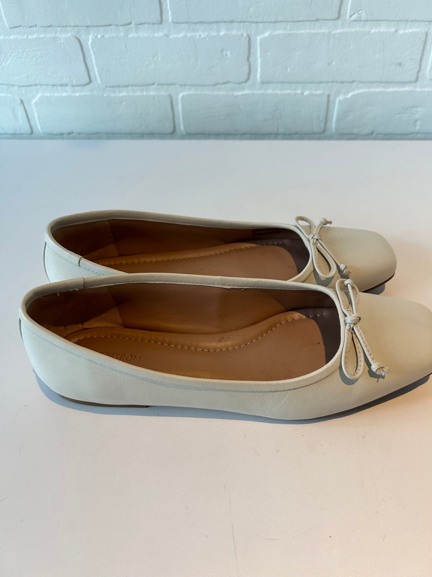 Shoes Flats By Nordstrom In Cream, Size: 9