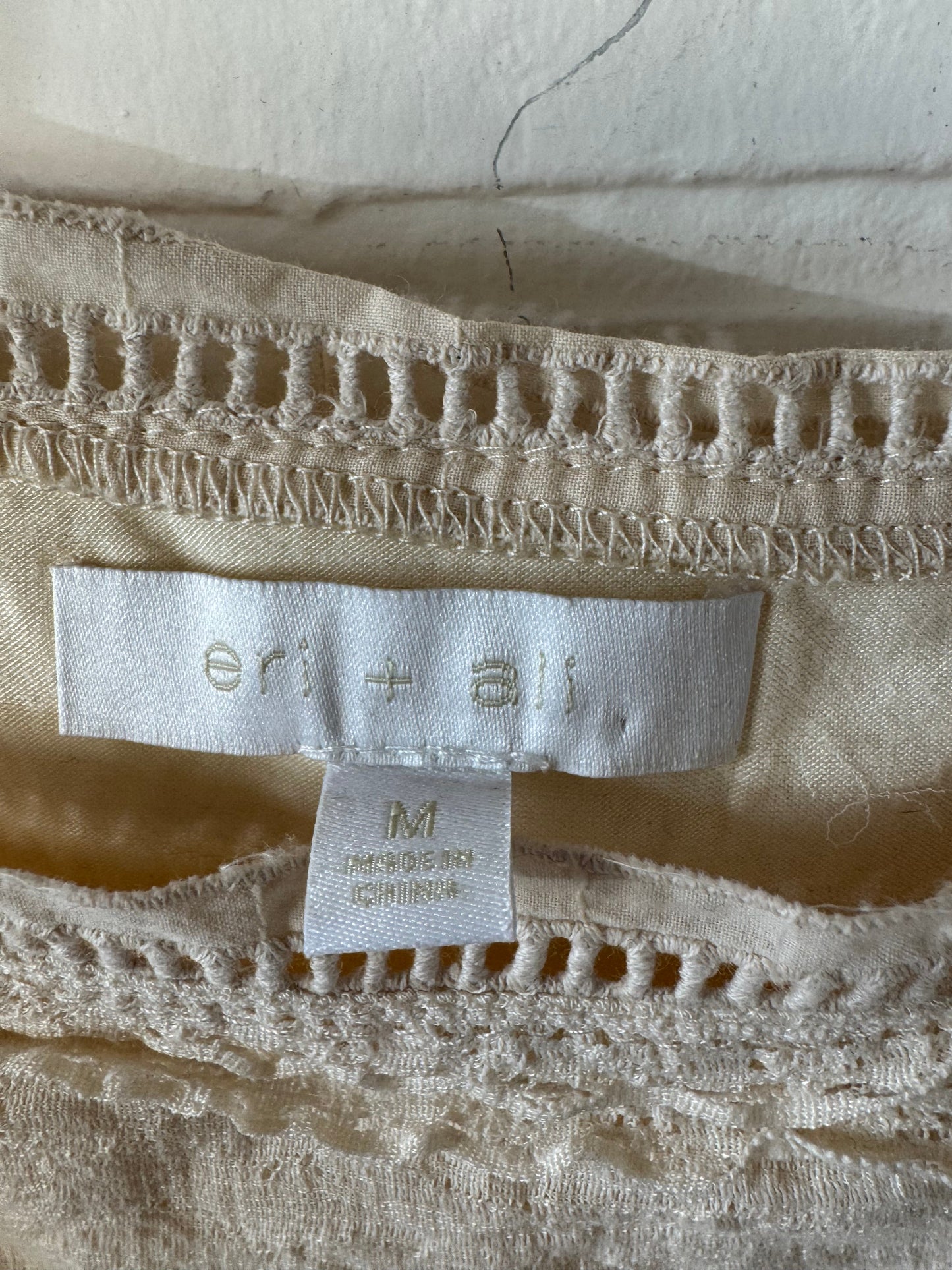 Top Sleeveless By Eri + Ali In Cream, Size: M