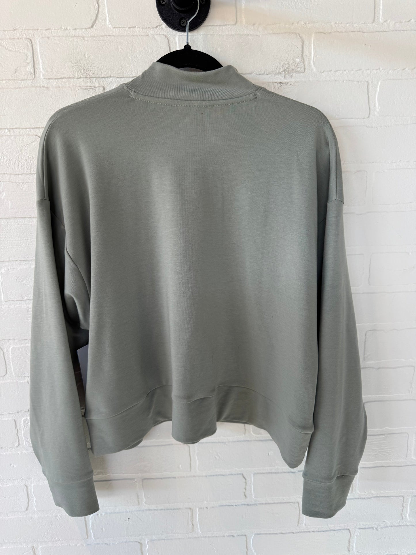 Athletic Top Long Sleeve Crewneck By Under Armour In Green, Size: S