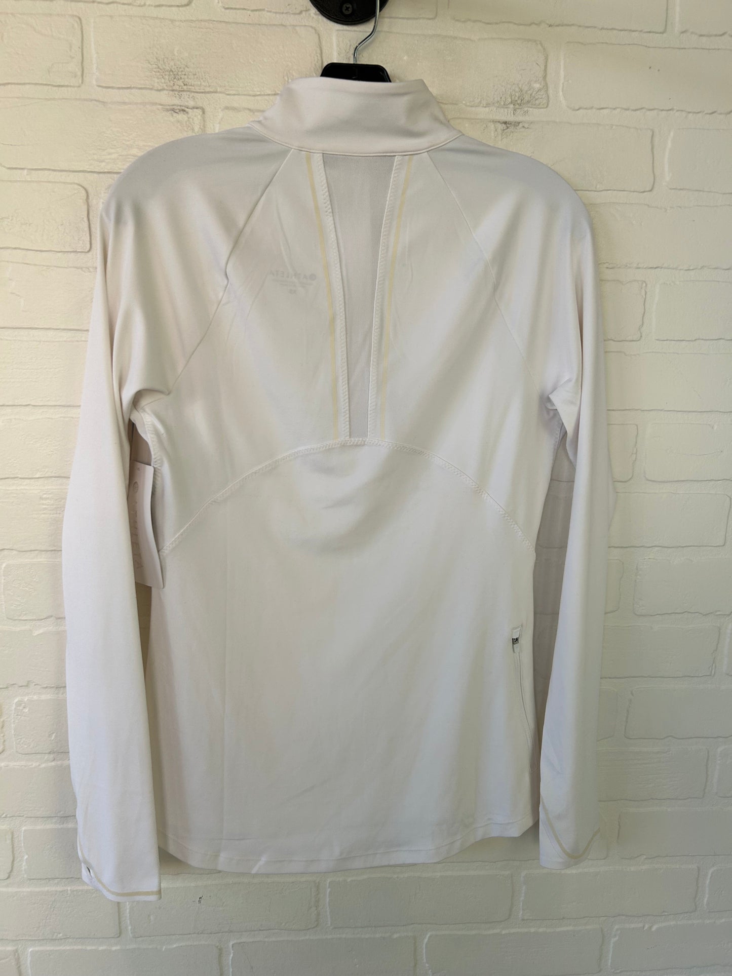 Athletic Top Long Sleeve Collar By Athleta In White, Size: Xs