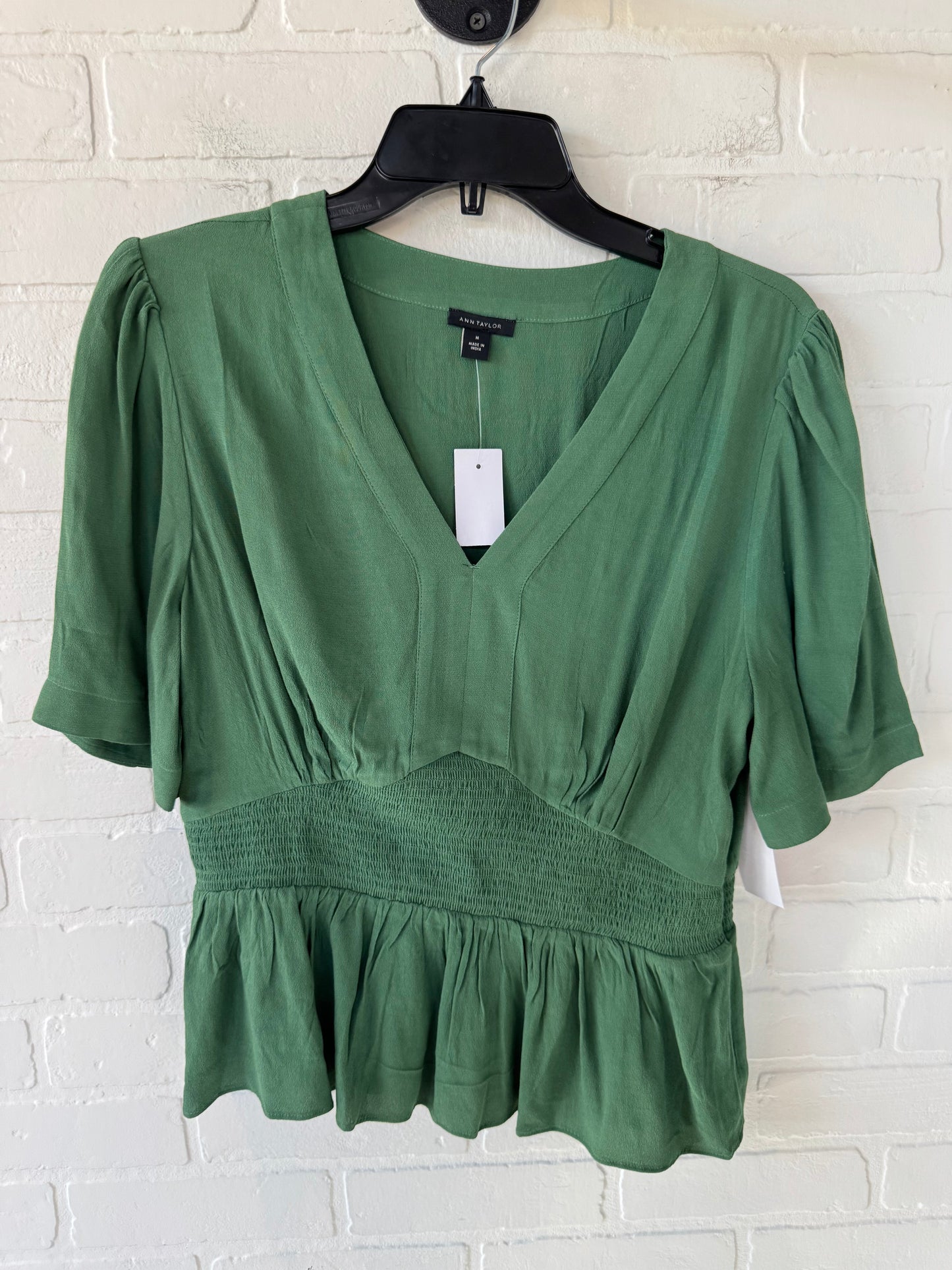 Top Short Sleeve By Ann Taylor In Green, Size: M