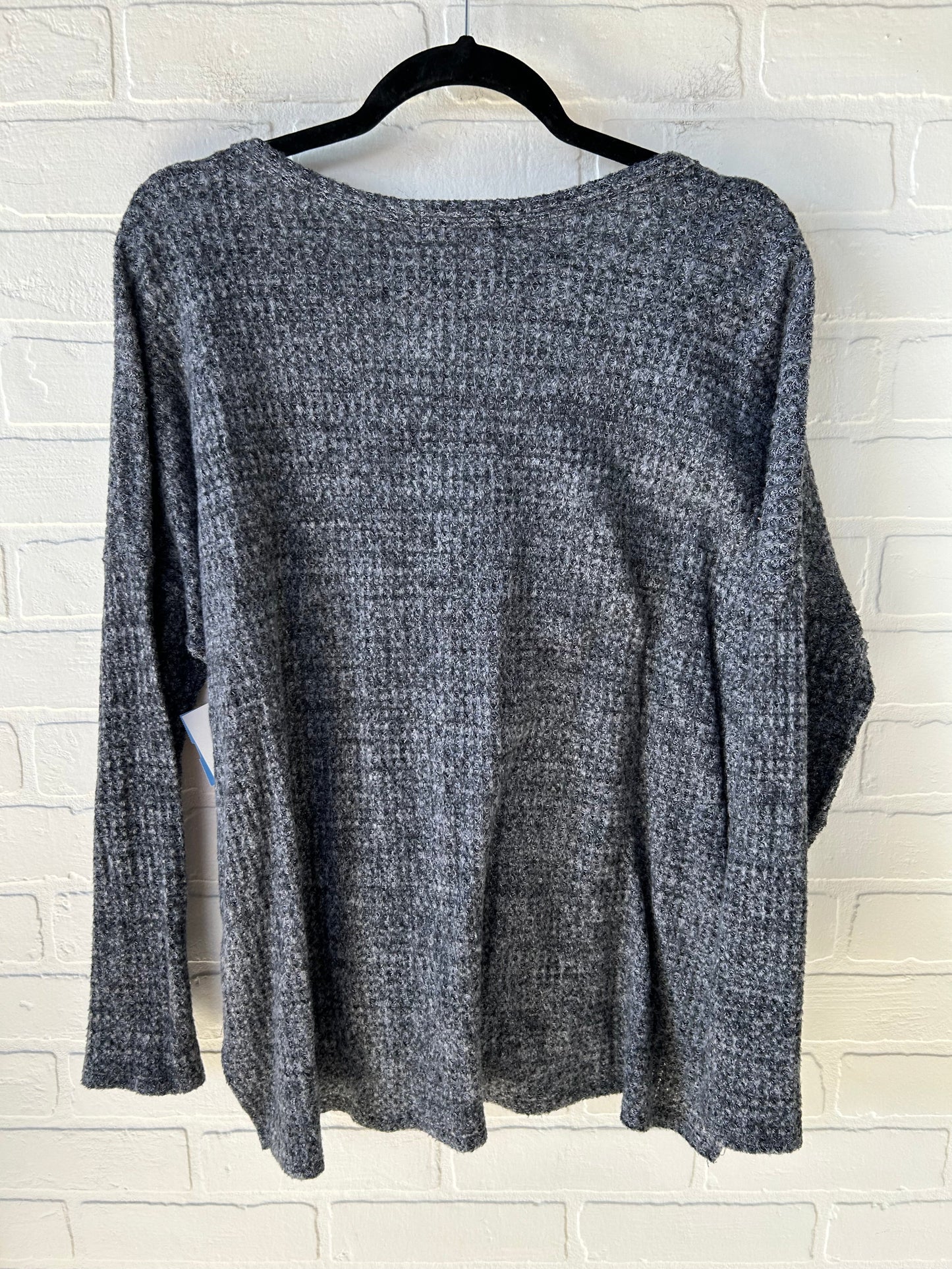 Top Long Sleeve By Cherish In Grey, Size: M