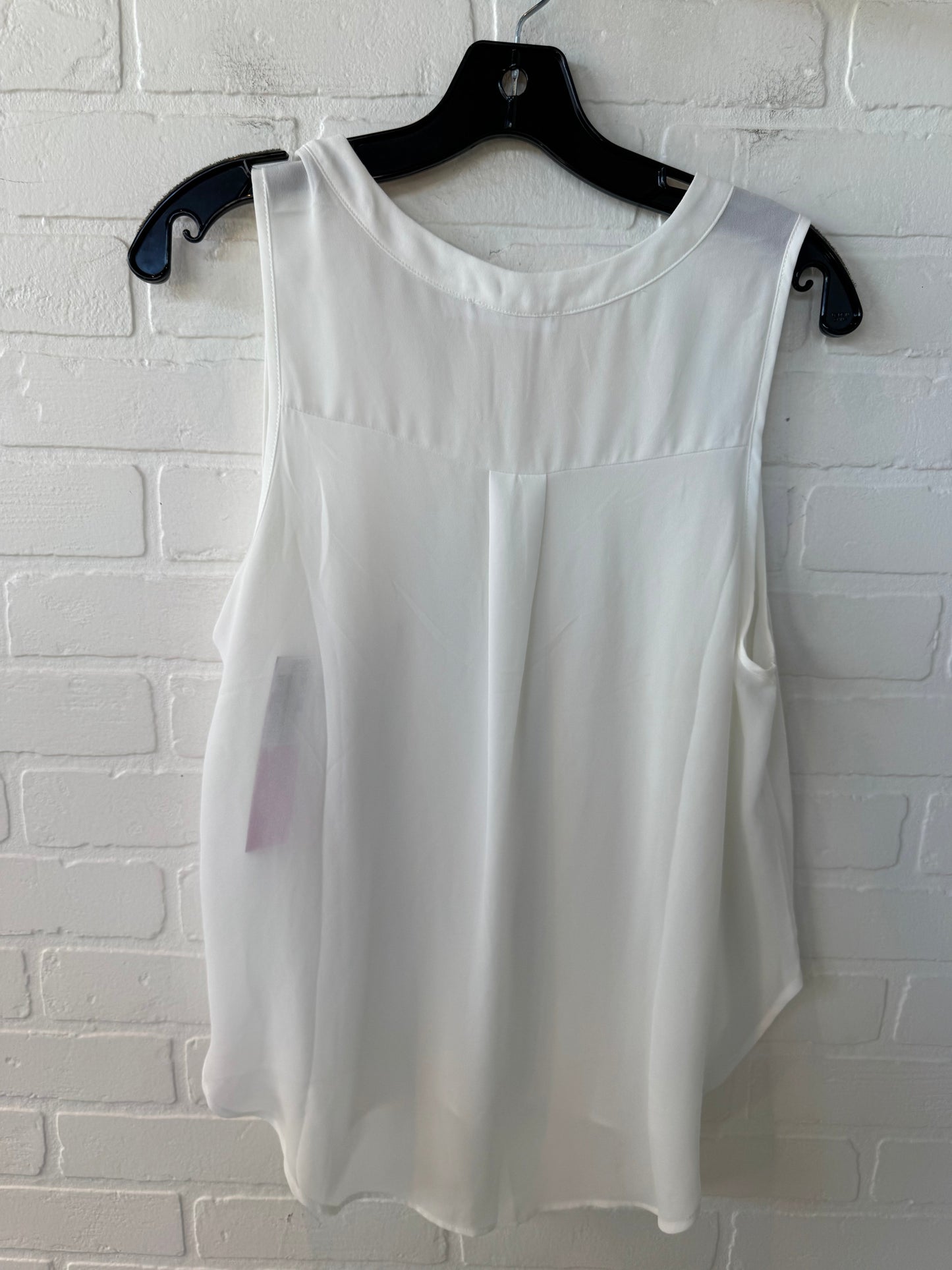 Top Sleeveless By Lush In White, Size: M