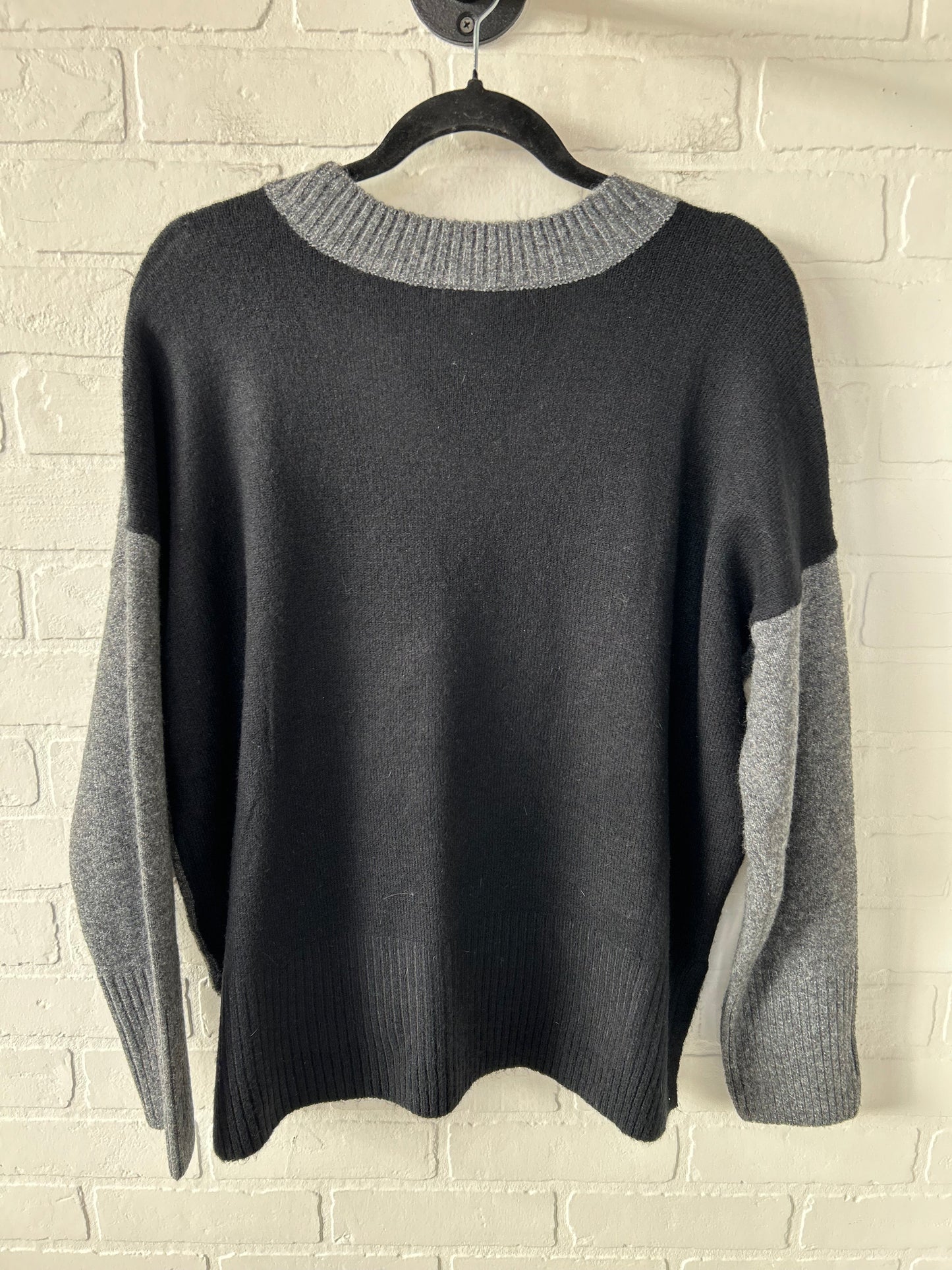 Sweater By Vince Camuto In Black & Grey, Size: S