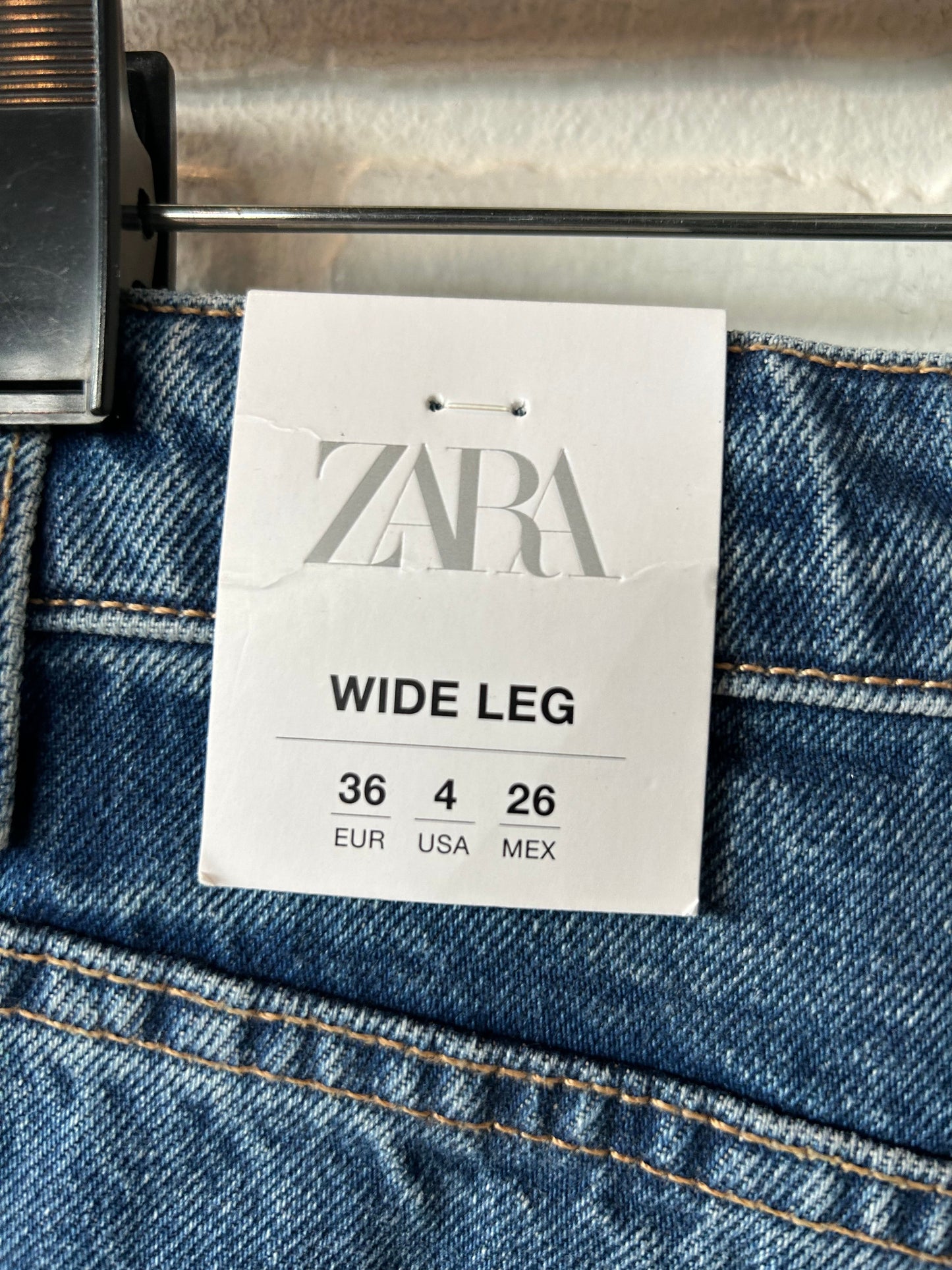 Jeans Flared By Zara In Blue Denim, Size: 4