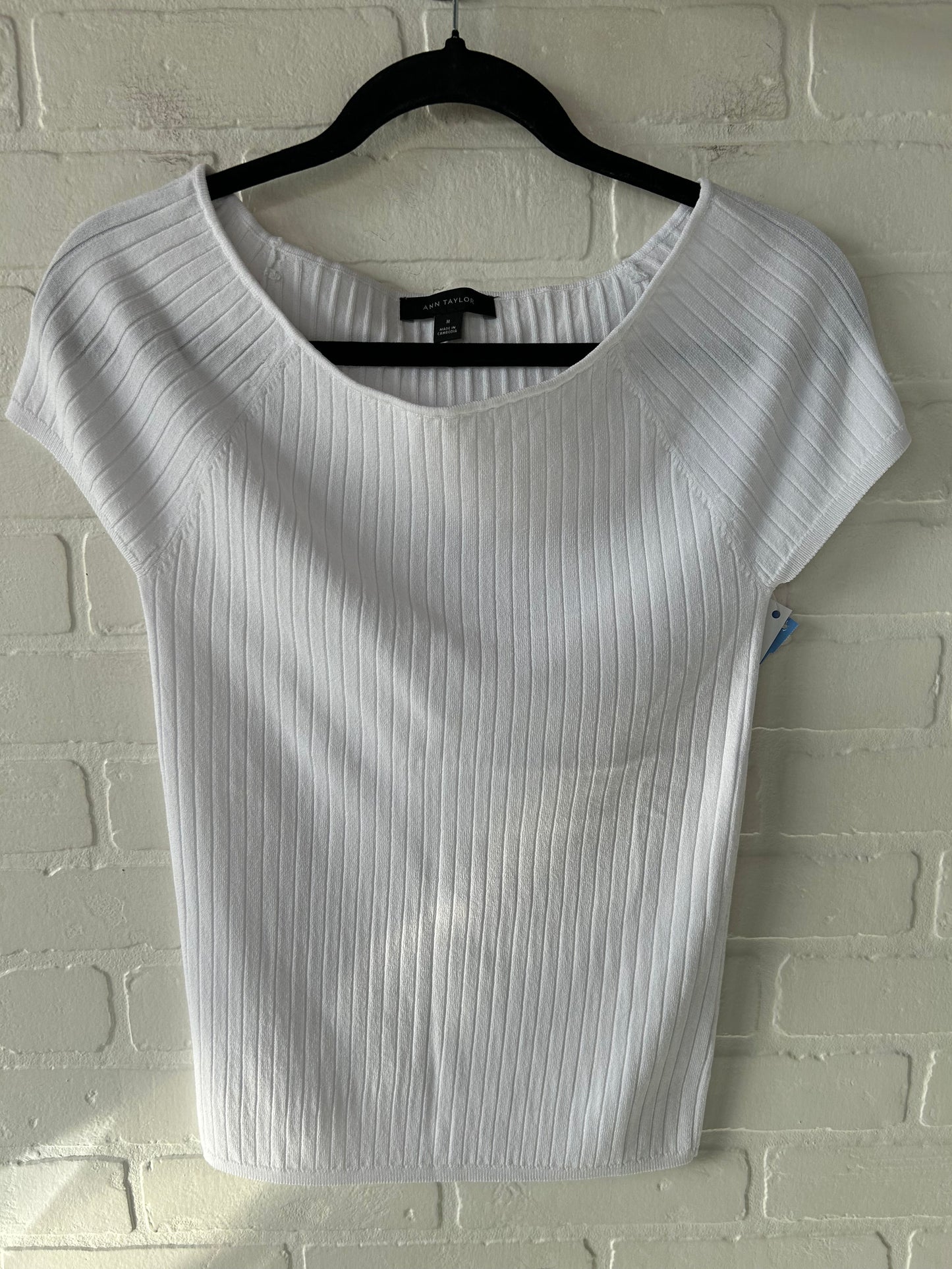 Sweater Short Sleeve By Ann Taylor In White, Size: M