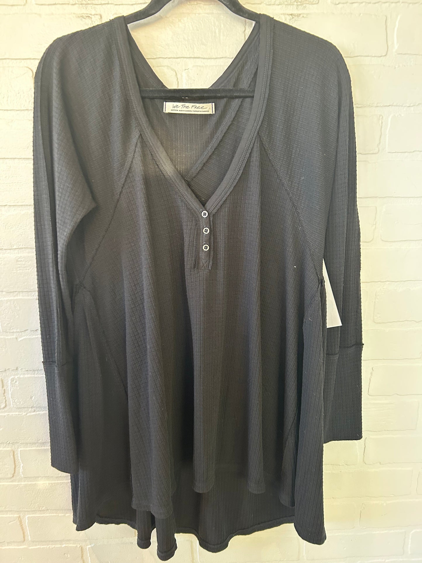 Top Long Sleeve By We The Free In Black, Size: M