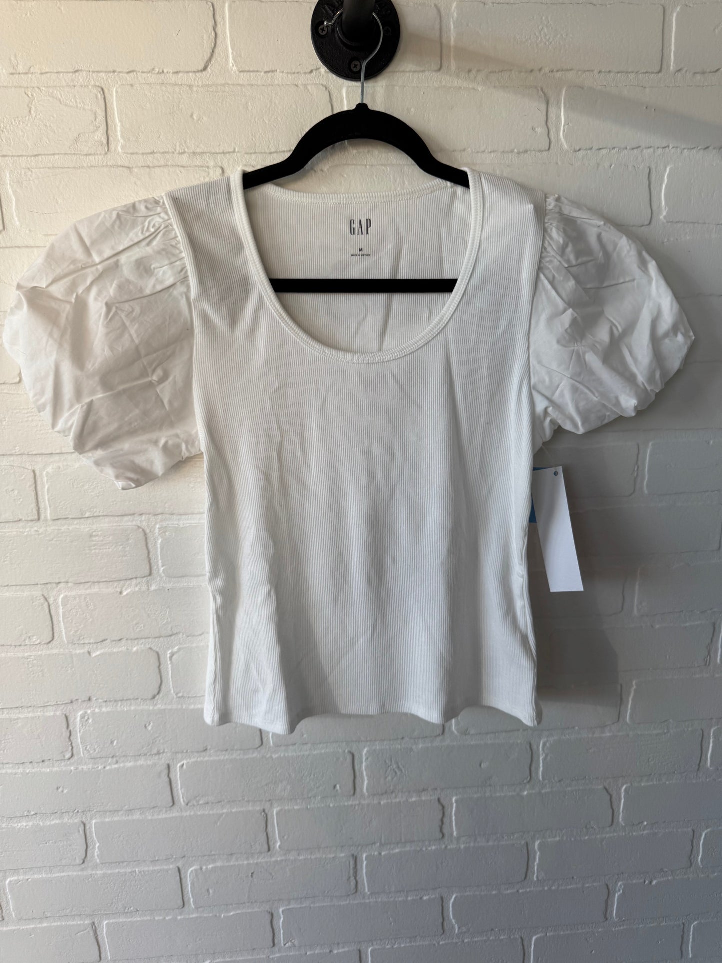 Top Short Sleeve By Gap In White, Size: M