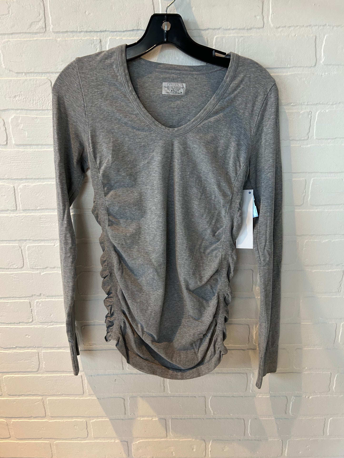 Athletic Top Long Sleeve Crewneck By Athleta In Grey, Size: M