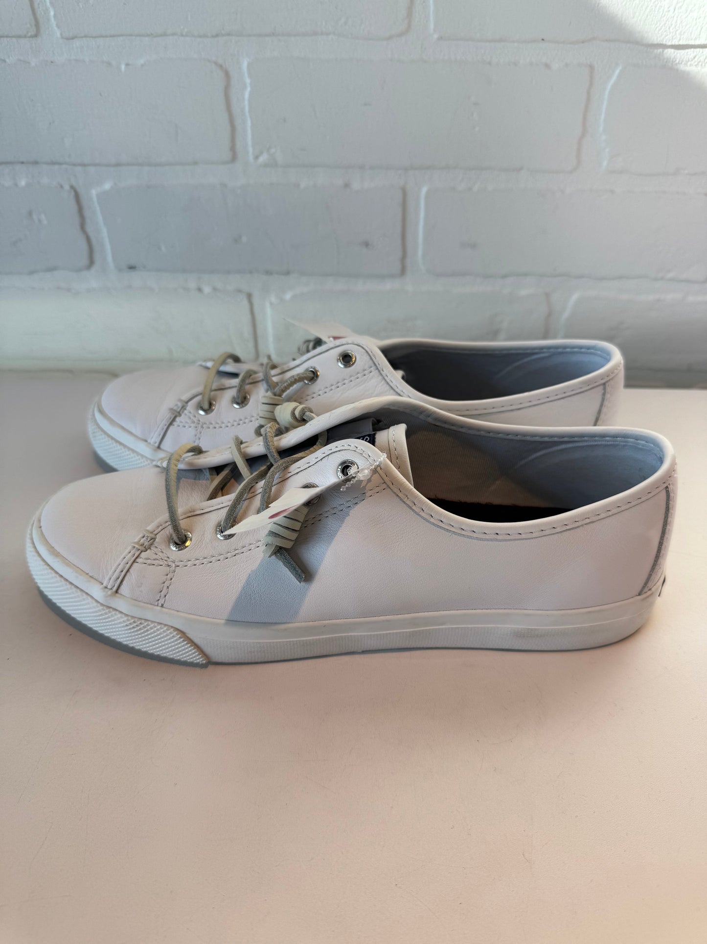 Shoes Sneakers By Sperry In White, Size: 9