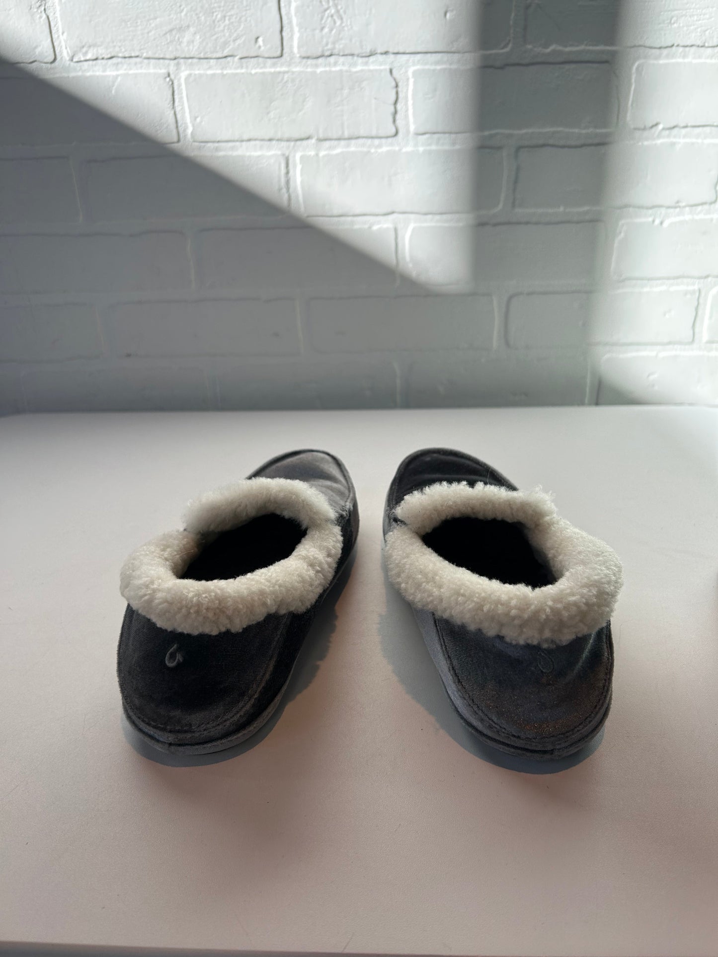 Slippers By Olukai In Grey