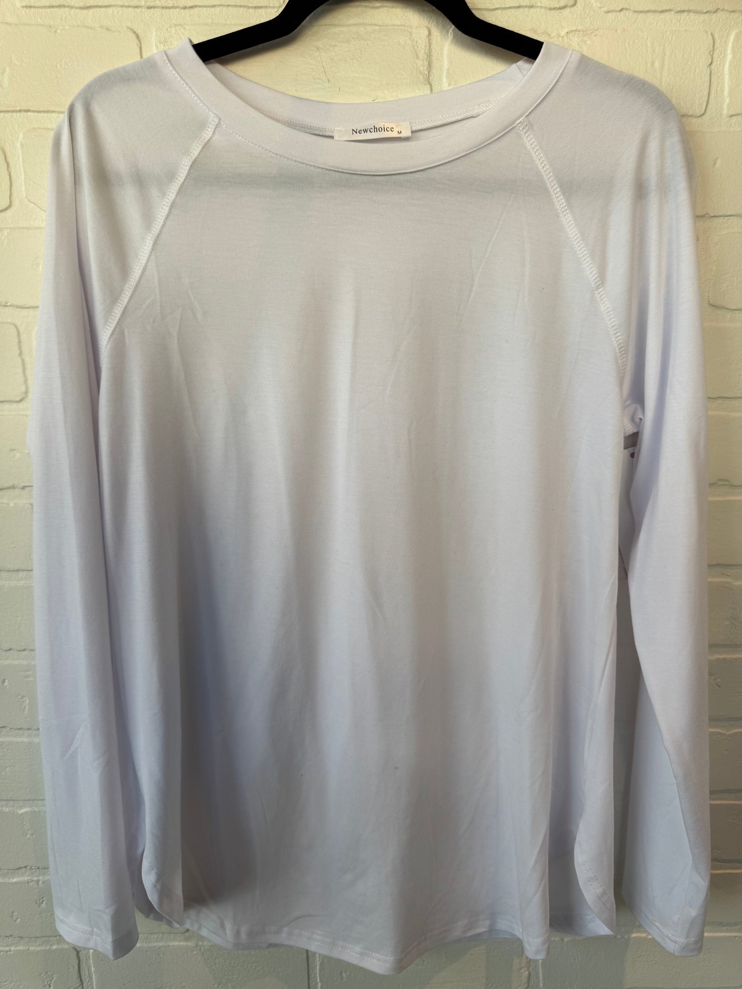 Top Long Sleeve Basic By Clothes Mentor In White, Size: M