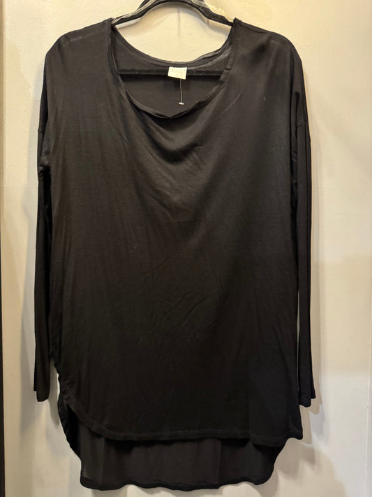 Top Long Sleeve By Tresics In Black, Size: L