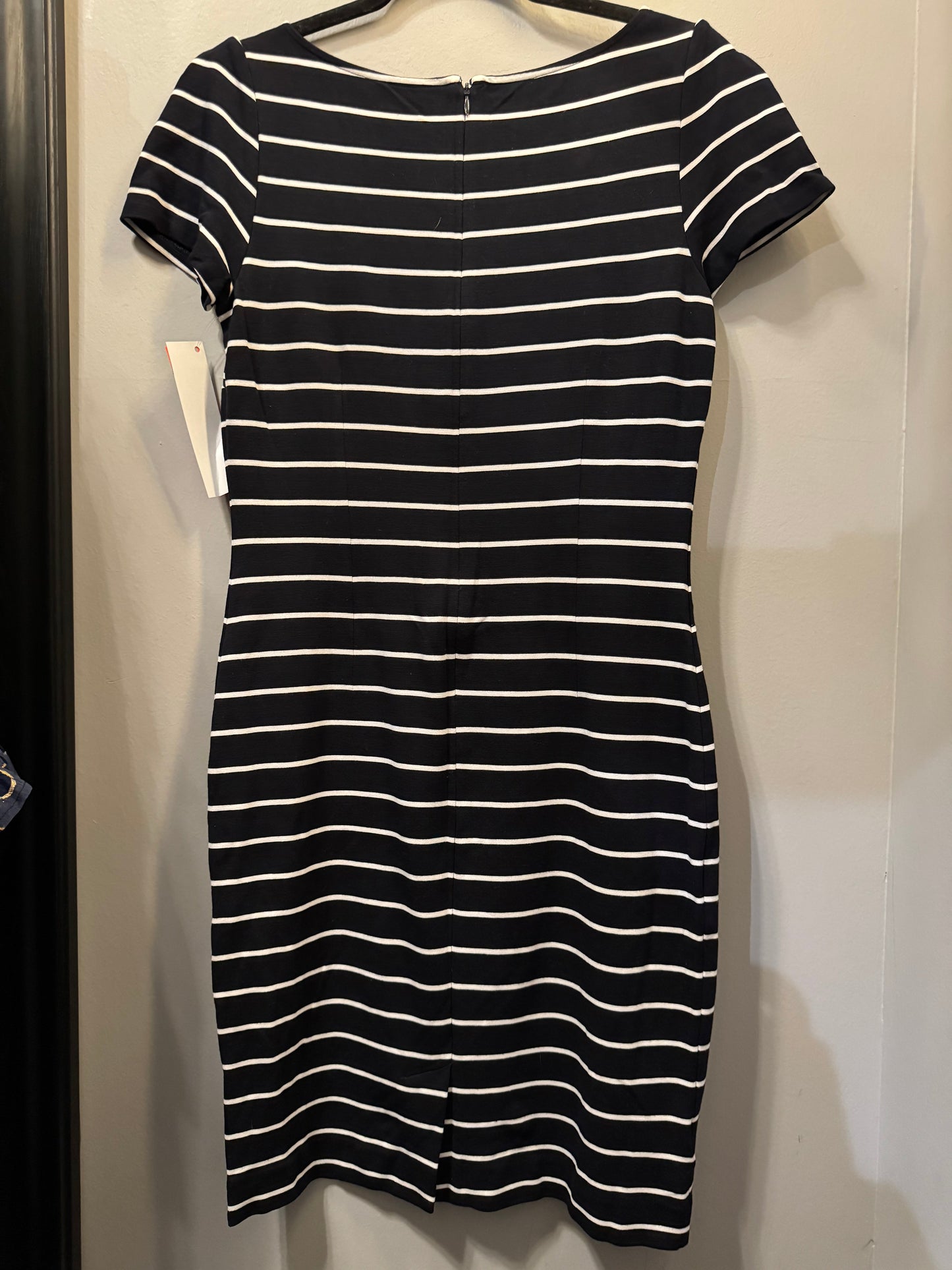 Dress Casual Short By Ann Taylor In Black & White, Size: S